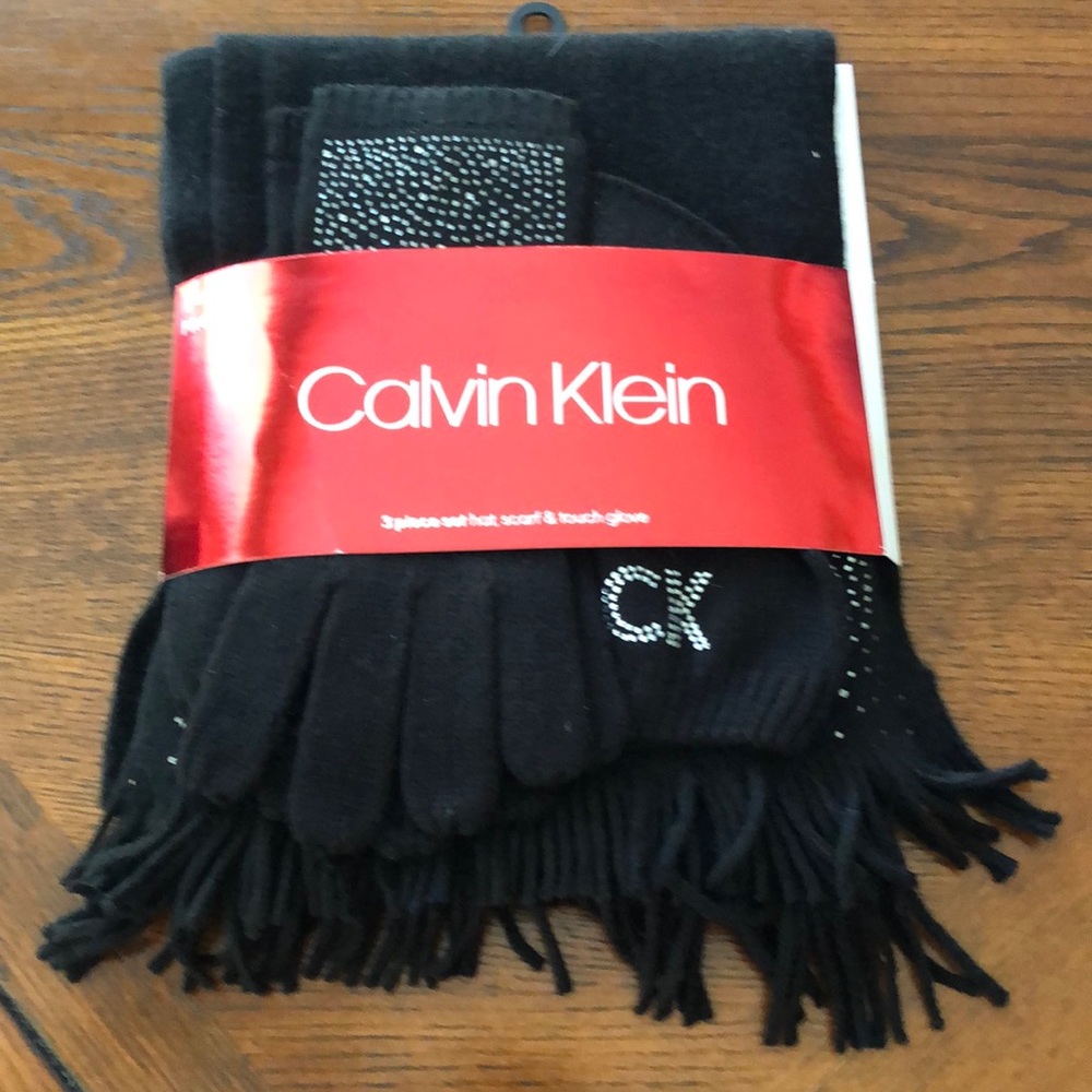 Calvin Keith Glove/Hat/Scarf Set NWT
